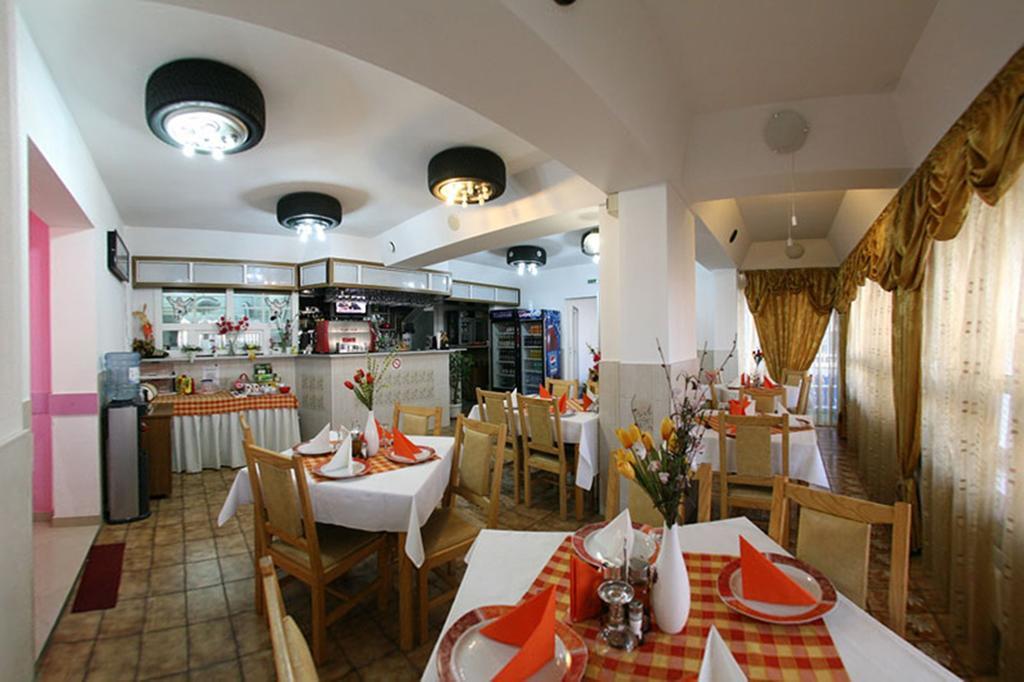Pensiunea Soferul Norocos Bacău Extérieur photo